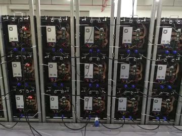 Layar Led Pitch Halus Penuh Warna P1.875 Resolusi Standar Ringan Dalam Ruangan