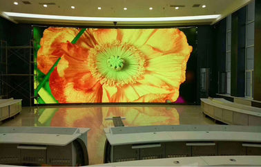 Trailer Layar Masuk Dinding LED Video Definisi Tinggi P2.5 1200W / M² SMD2121