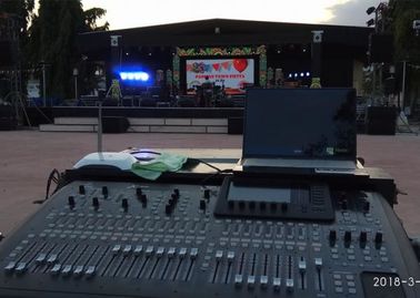 Layar LED HD Outdoor Stage 1/16 Pindai Mengemudi Kecerahan 5000cd Untuk Acara