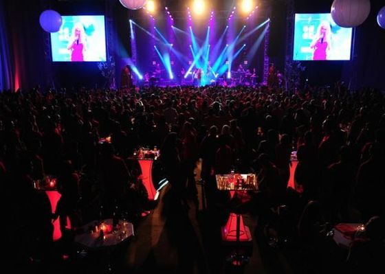 Panel LED Panggung Super Slim Kabinet 3840Hz, Tampilan Panggung LED Penyewaan Bisnis