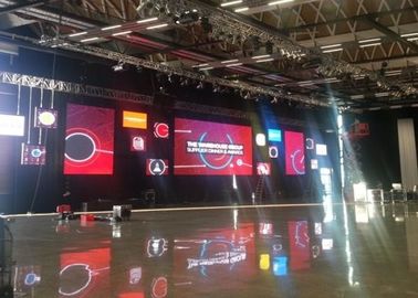 Lapangan 3.91mm Layar LED Periklanan Tahap Penuh Warna&gt; Rentang Hidup 100000 Jam