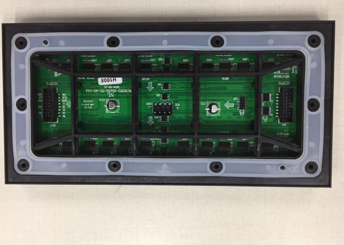 P8 terbuka Full Color LED Display Modul 320 * 160mm Ukuran Modul CE Compliant