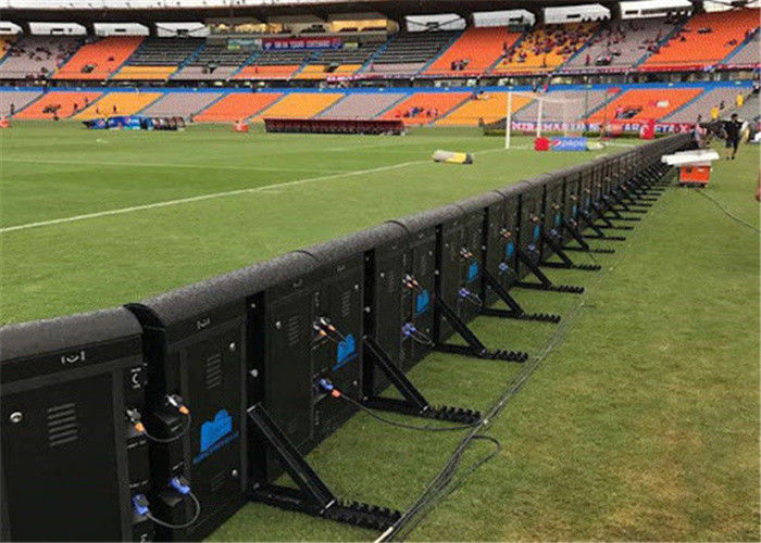 Outdoor LED Football Pitch Advertising Board Konsistensi Warna Yang Sangat Baik