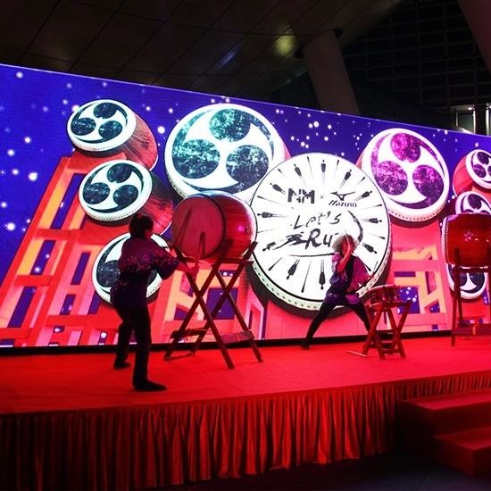 Layar Indoor HD Full Color Stage LED P3.91 P4.81 500 * 500mm Kabinet Umur Panjang